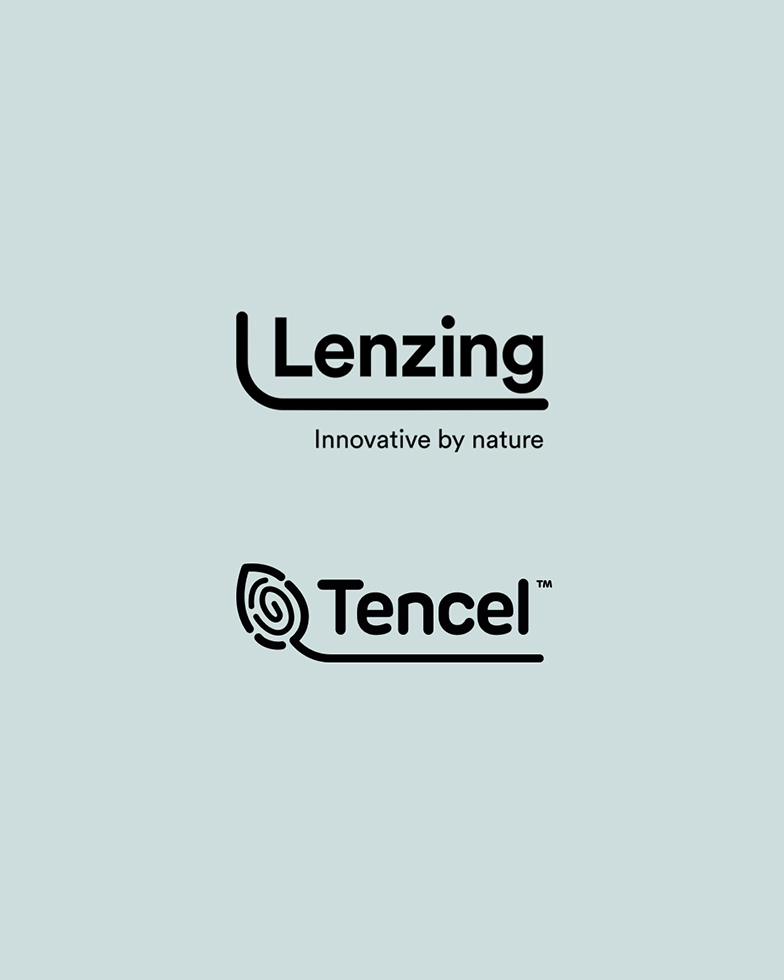  Schriftzüge „Lenzing Innovative by nature“ und „Tencel“ auf hellgrünem Hintergrund (Foto)